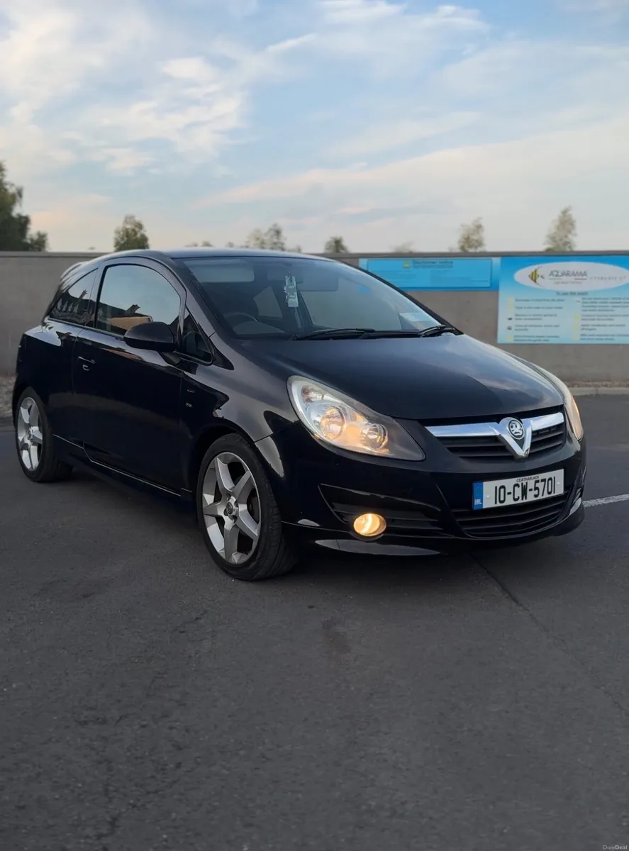 Vauxhall SRI Corsa 2010 - Image 2