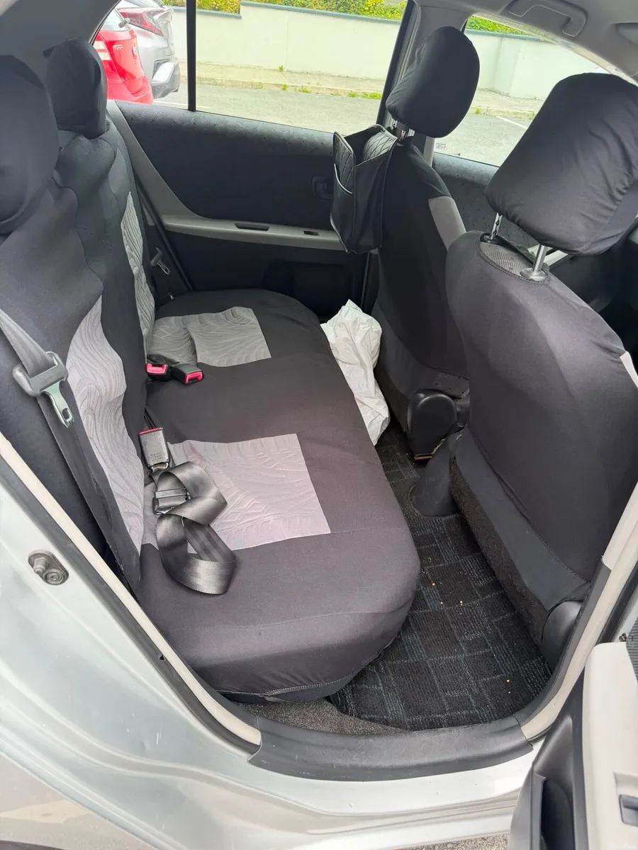 Toyota vitz - Image 2