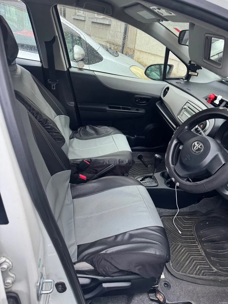 Toyota Vitz 2011 - Image 6