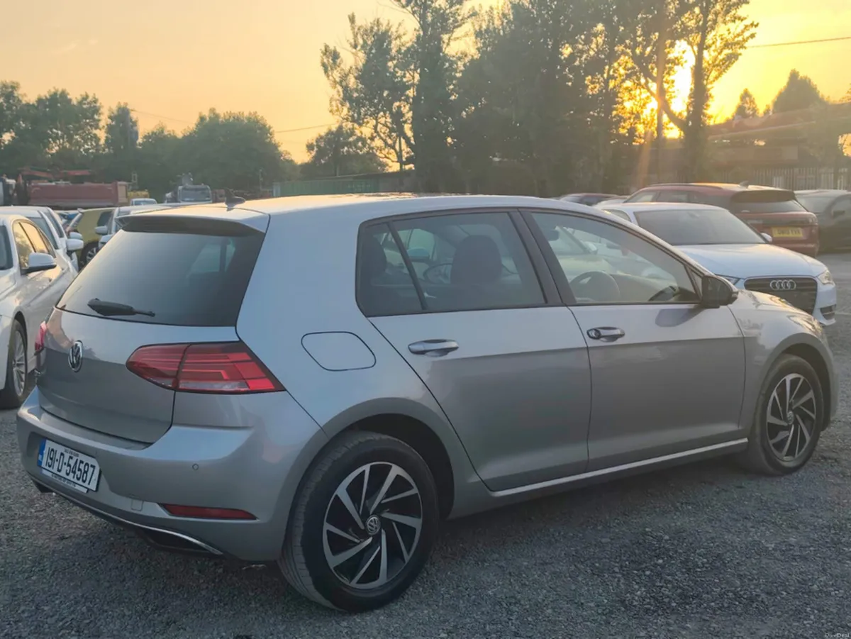 Volkswagen Golf 1.6 TDI MATCH 115PS 5DR - Image 4