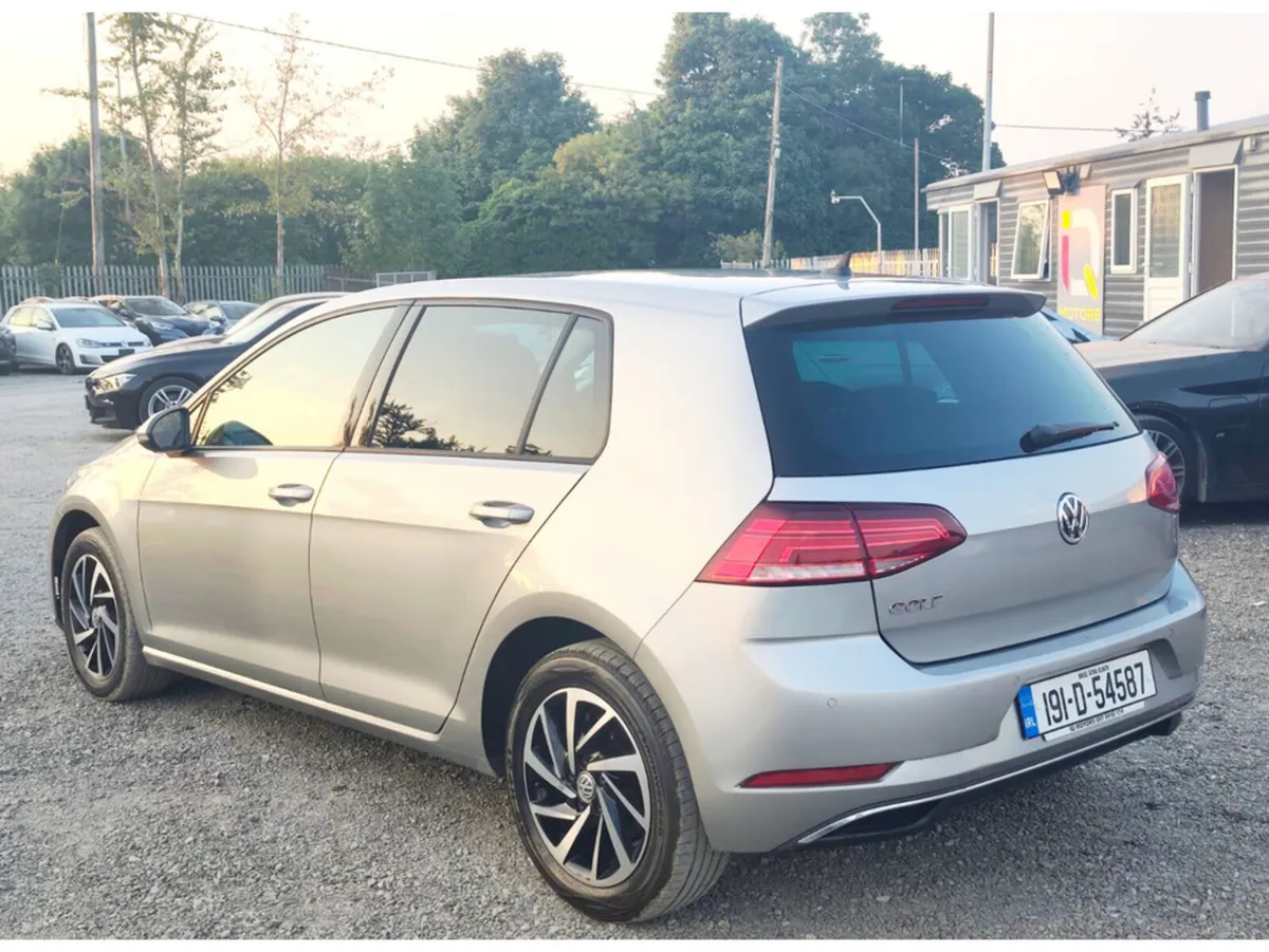 Volkswagen Golf 1.6 TDI MATCH 115PS 5DR - Image 6