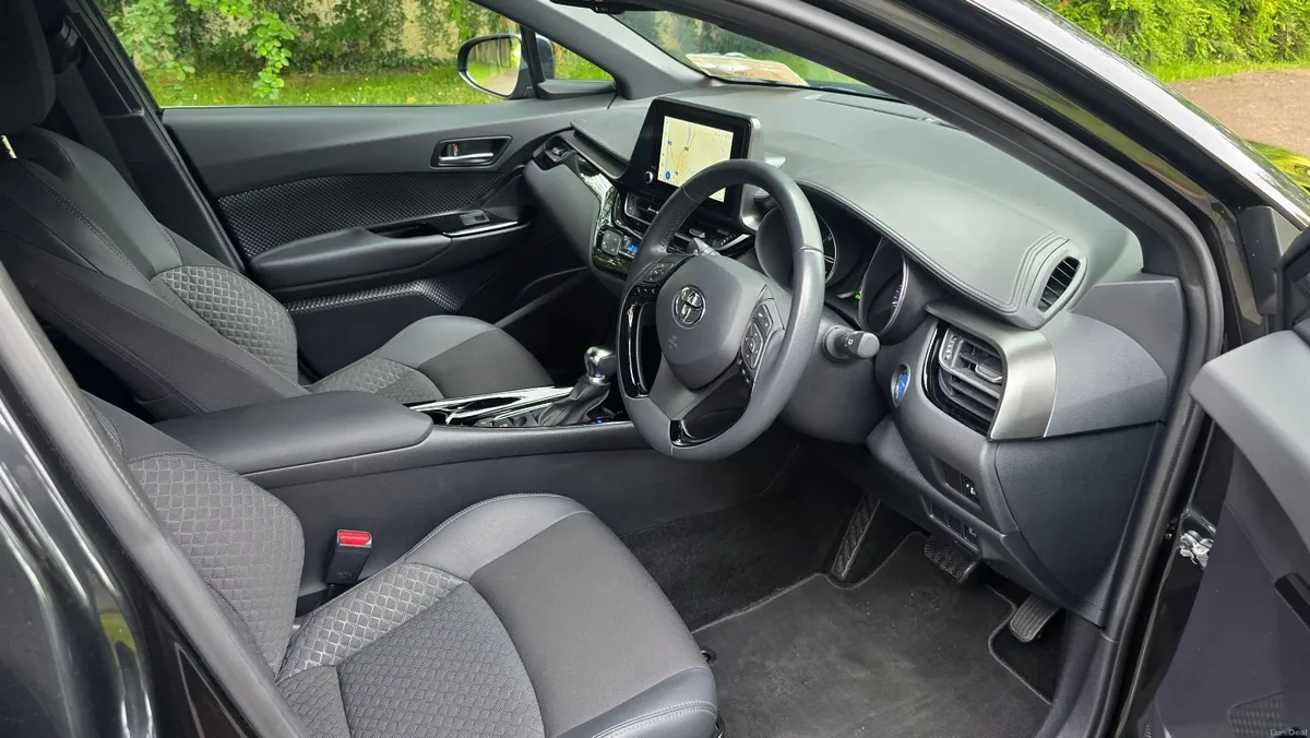 Toyota C-HR 2023 - Image 4