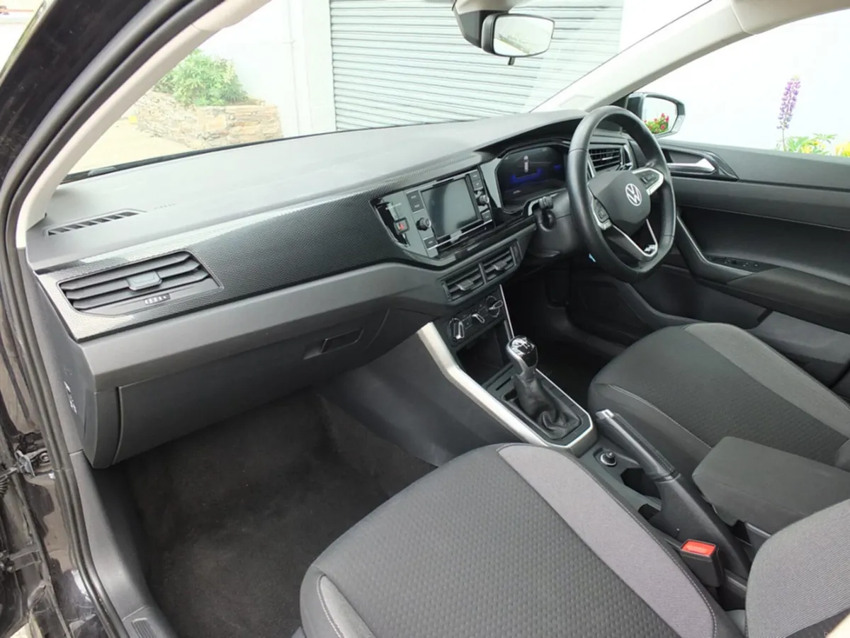 Volkswagen Polo Life 1.0 TSI Manual - Image 4