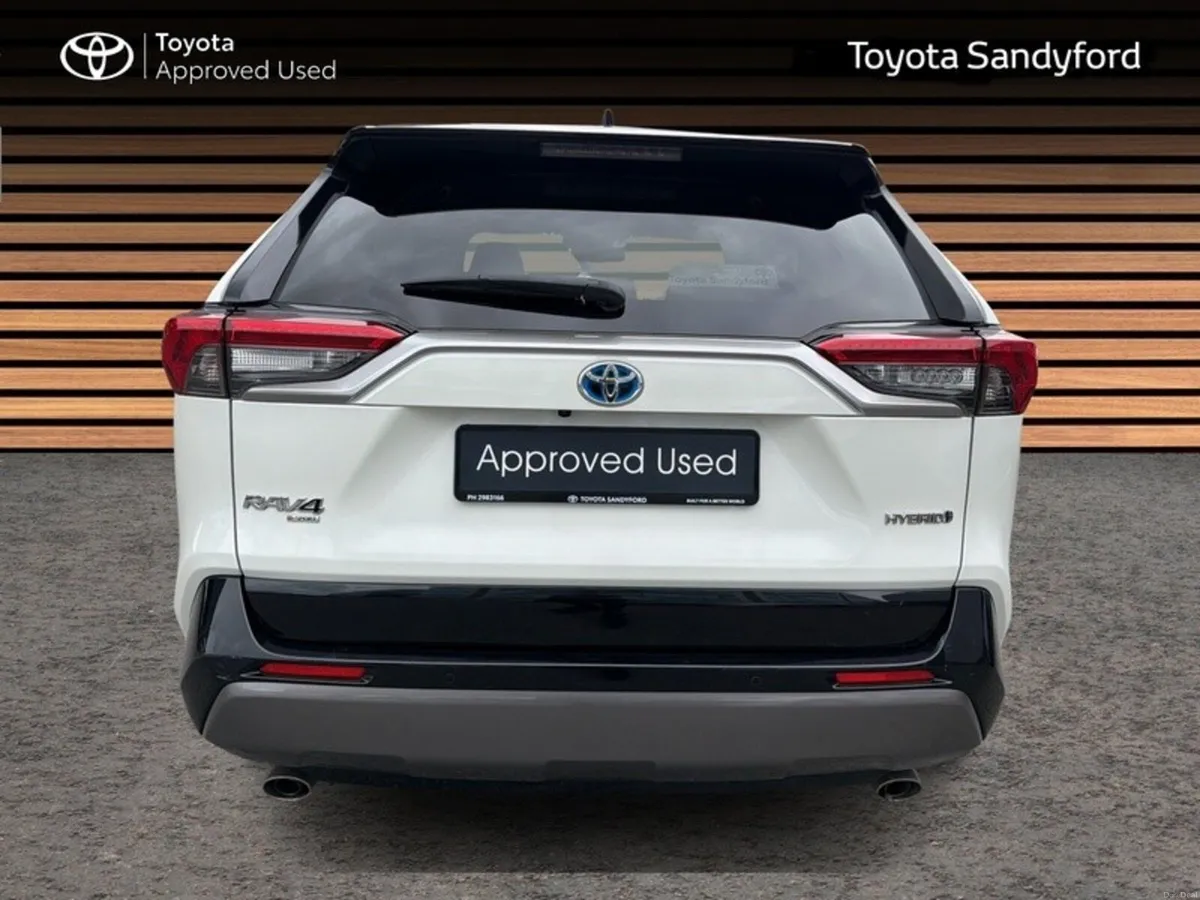 Toyota RAV4 SPORT*IRISH CAR* HYBRID // HEATED LEAT - Image 4