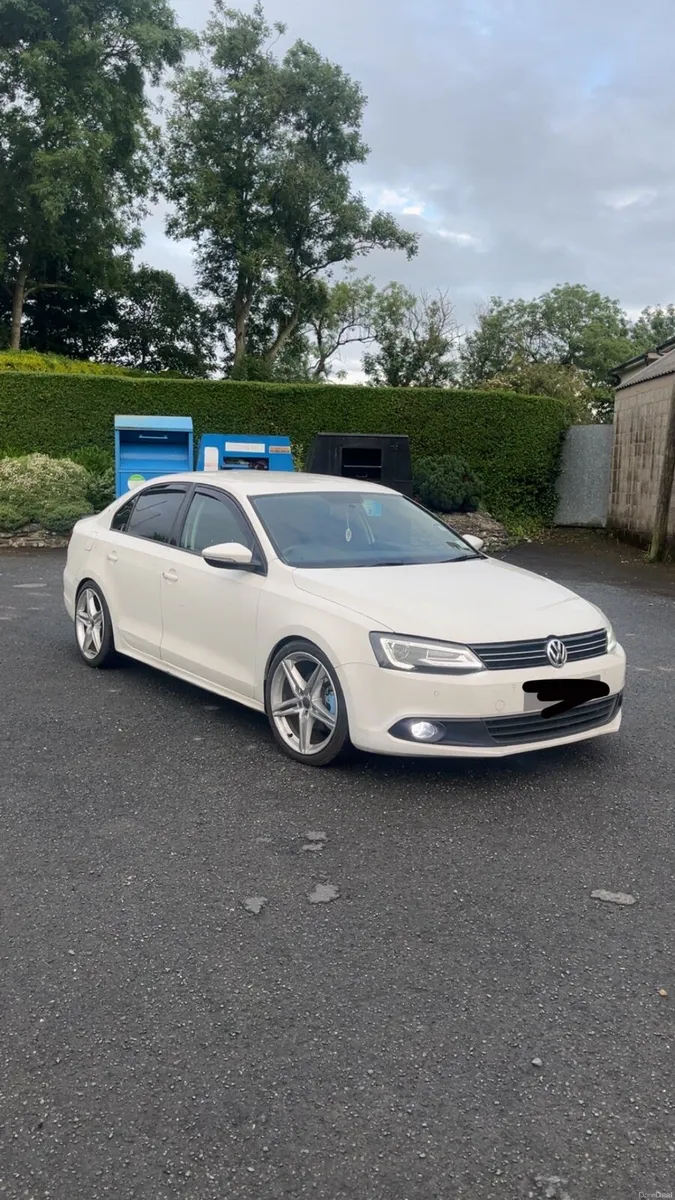 Volkswagen Jetta - Image 1