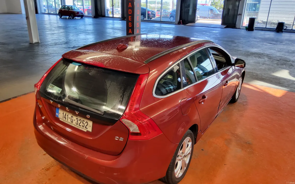 Volvo V60 2014 - Image 2