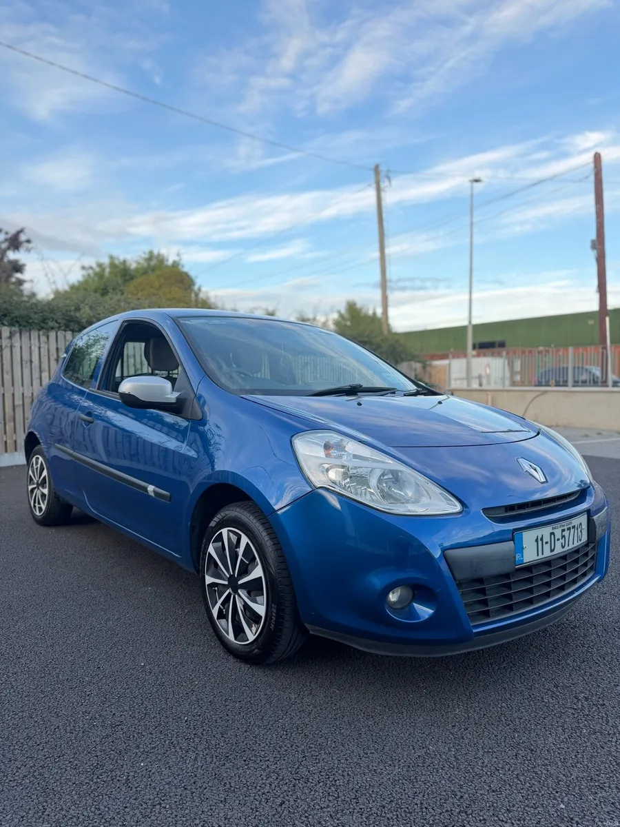 2011 Renault Clio 1.1petrol nct and tax - Image 1