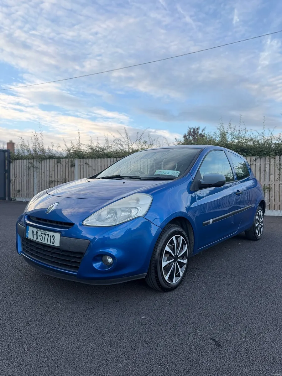 2011 Renault Clio 1.1petrol nct and tax - Image 2
