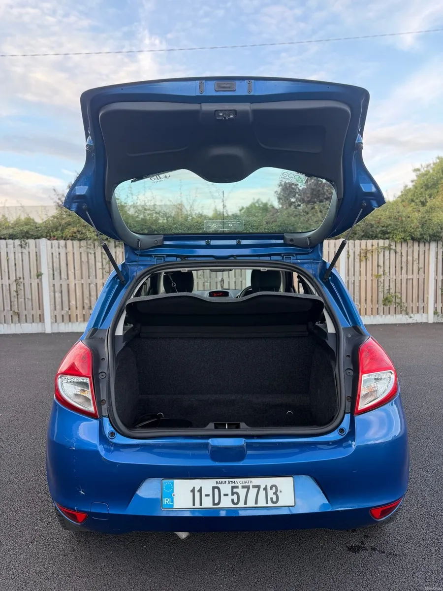 2011 Renault Clio 1.1petrol nct and tax - Image 4