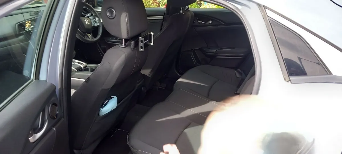 Honda Civic 2019 - Image 3