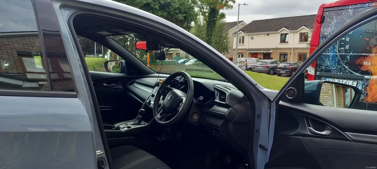 Honda Civic 2019 - Image 6
