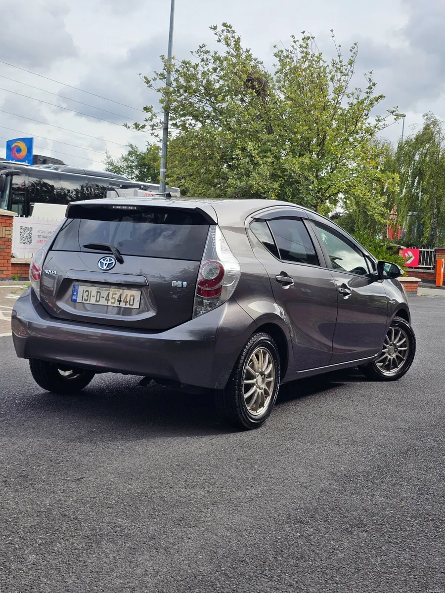 Toyota Aqua G-Model 2013 - Image 2