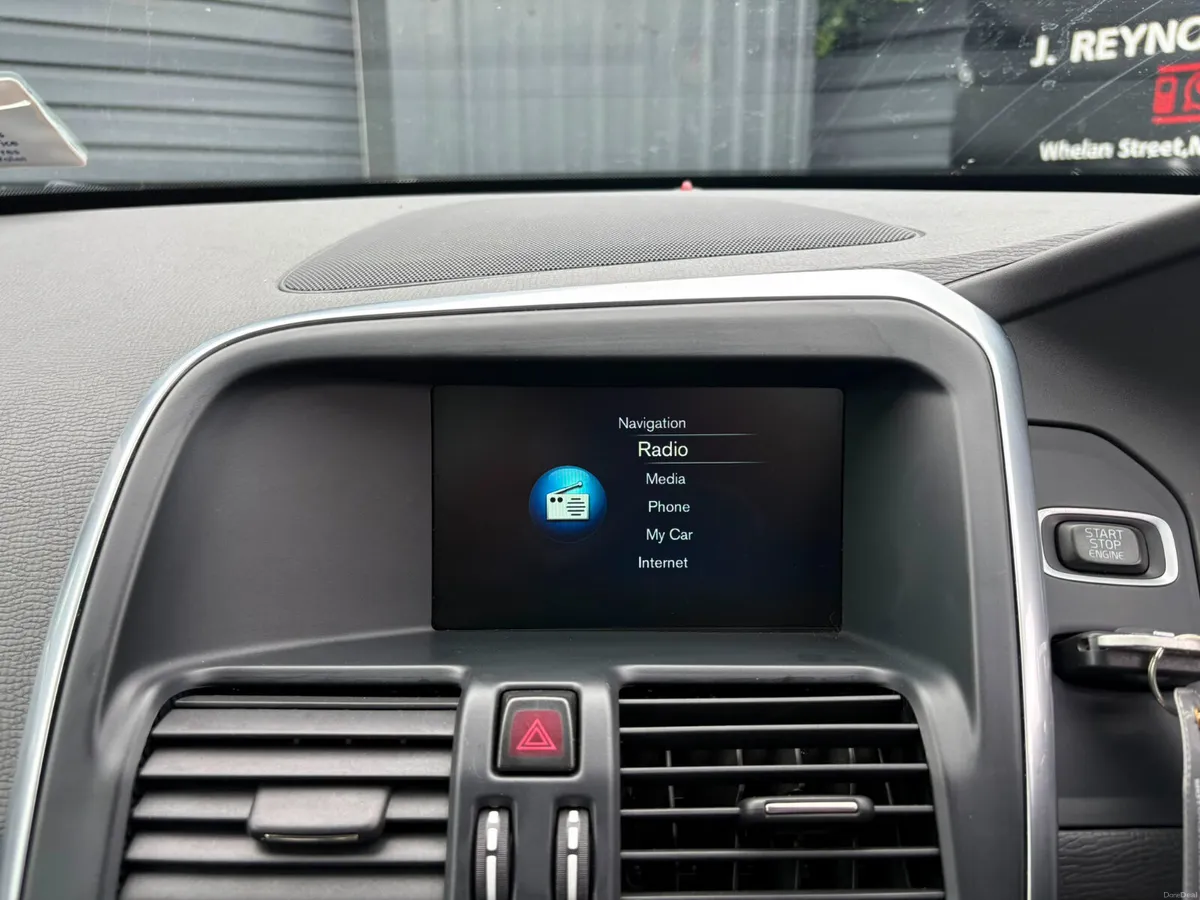 Volvo XC60 D4 LUX AUTO LOW KM 2016 - Image 5