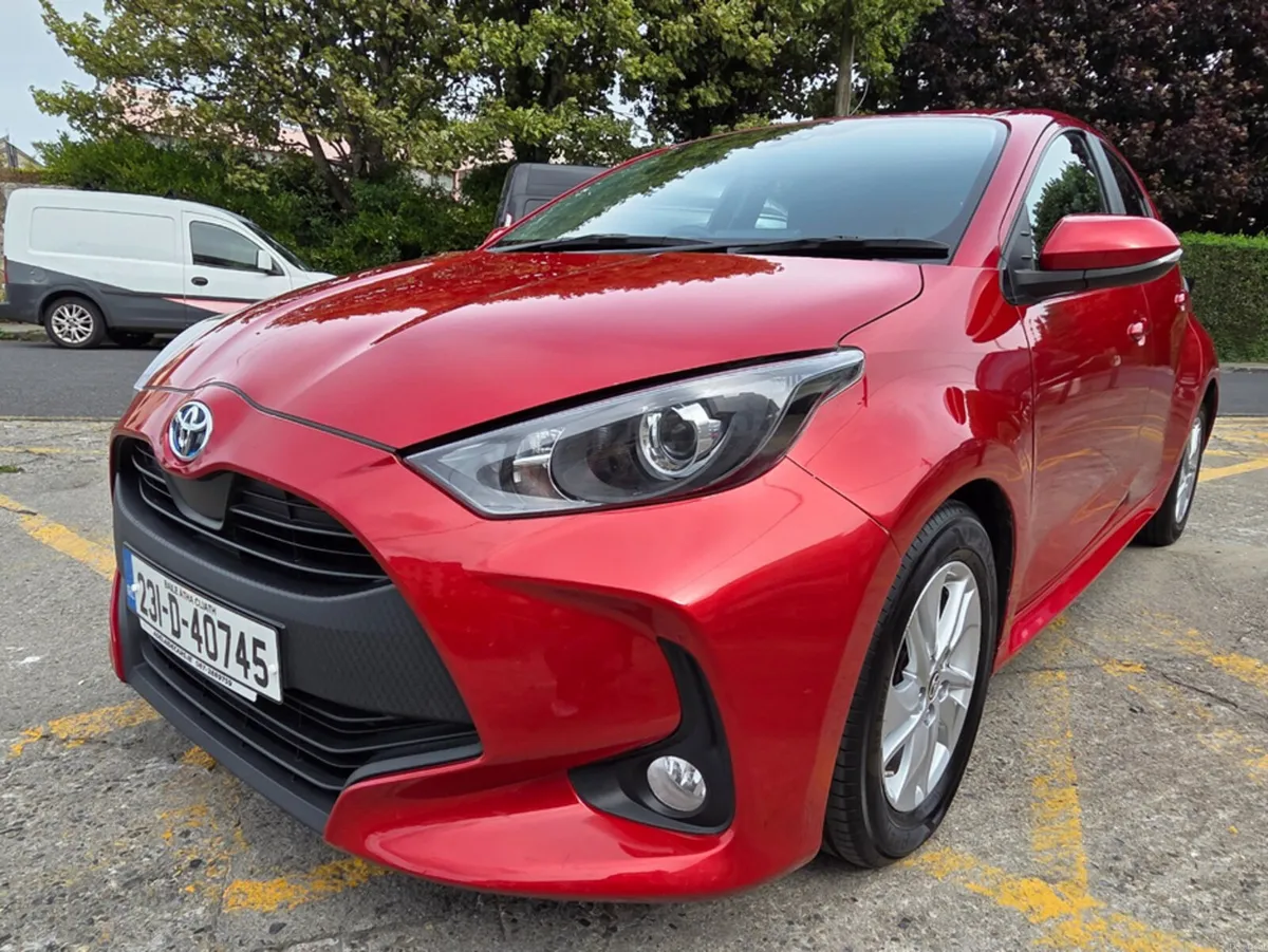 Toyota Yaris 1.5 HYBRID LUNA 4DR AUTO - Image 3