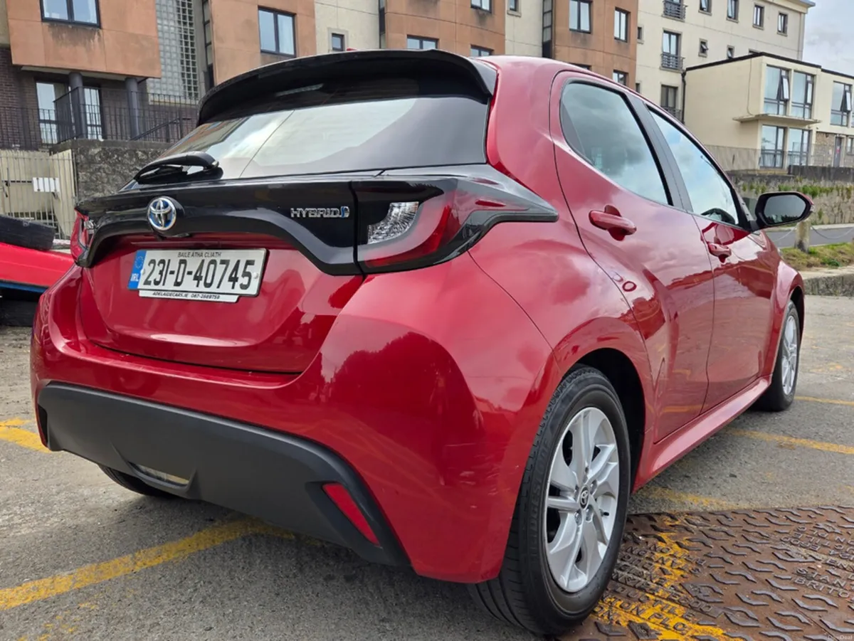 Toyota Yaris 1.5 HYBRID LUNA 4DR AUTO - Image 6