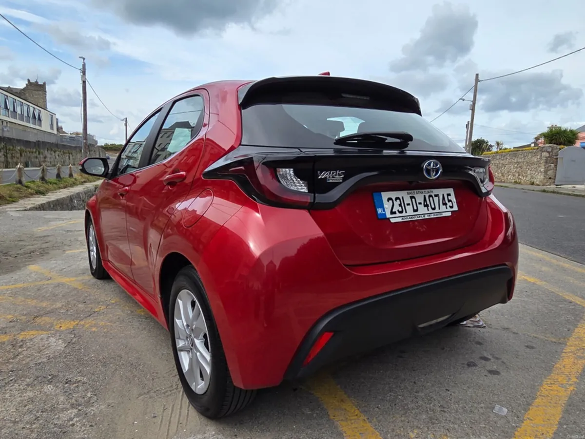 Toyota Yaris 1.5 HYBRID LUNA 4DR AUTO - Image 4