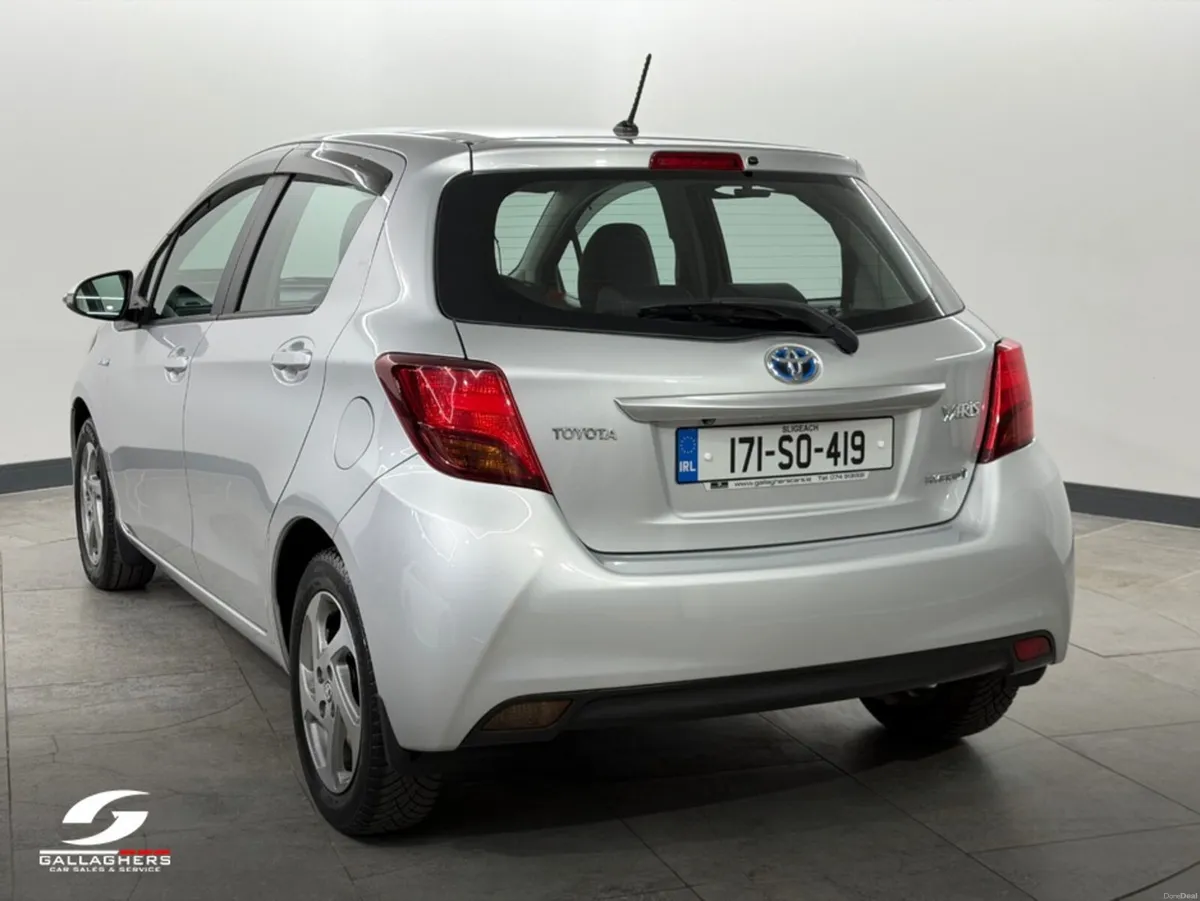 Toyota Yaris (171) HYBRID LUXURY AUTO - Image 6