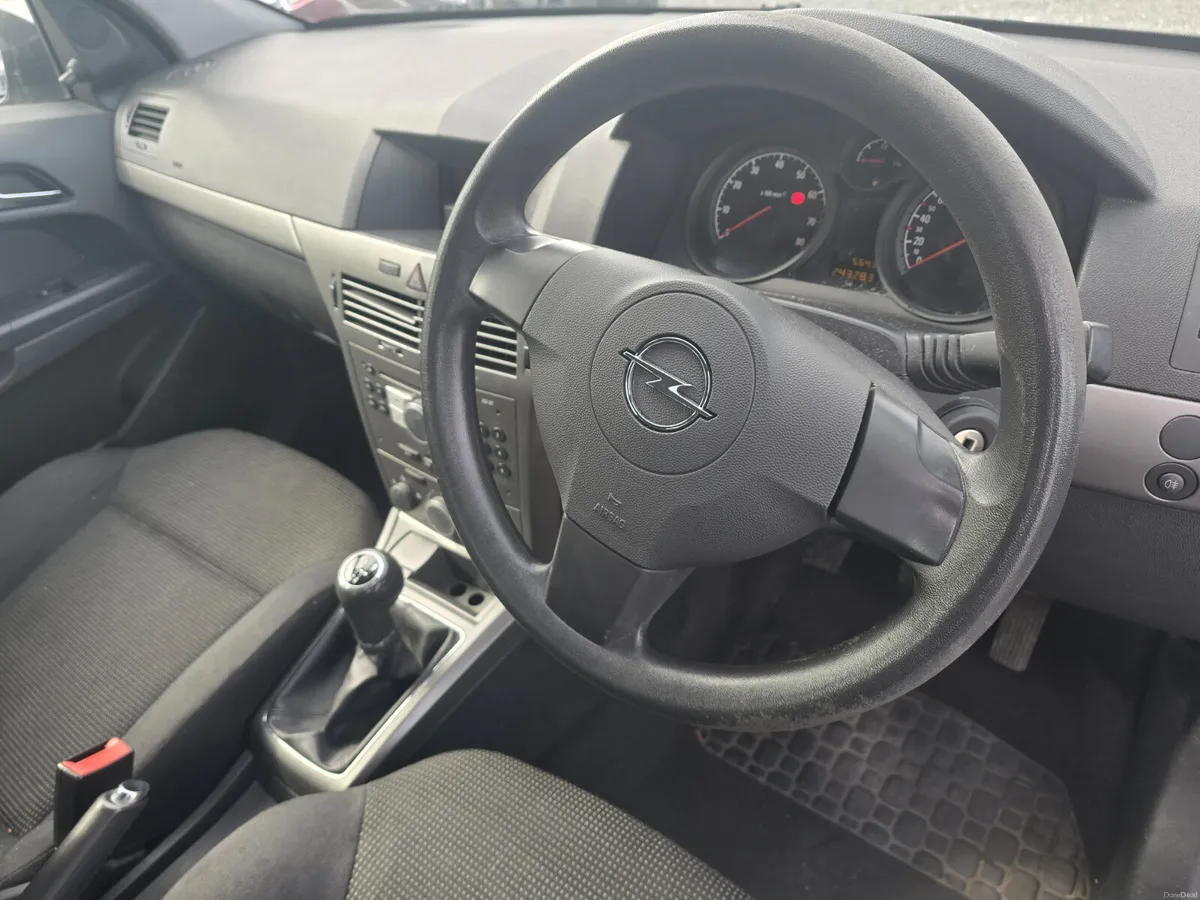 2007 Opel Astra 1.4 petrol - Irish car - Image 5