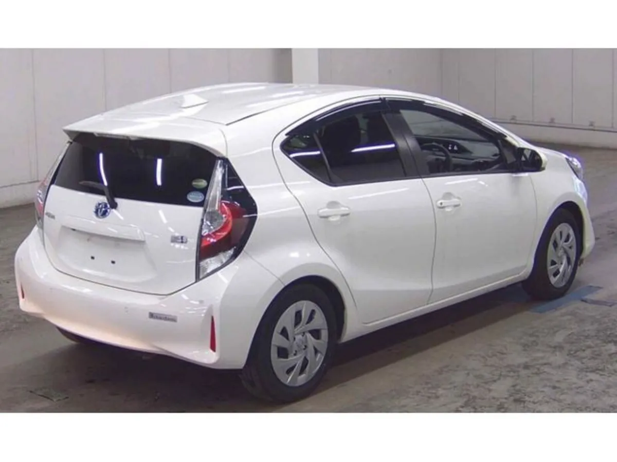 Toyota Aqua 1.5 Petrol Hybrid Auto - Image 4