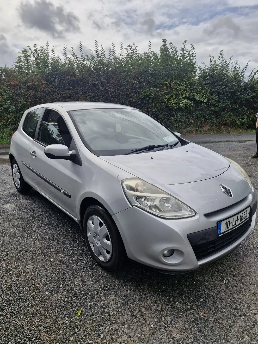 Renault Clio 2010 - Image 1