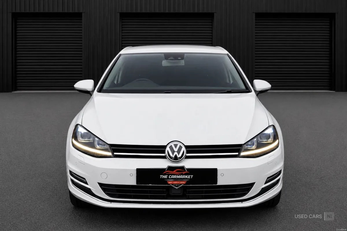 Volkswagen Golf 1.4 TSI Bluemotion Auto 5DR - Image 3
