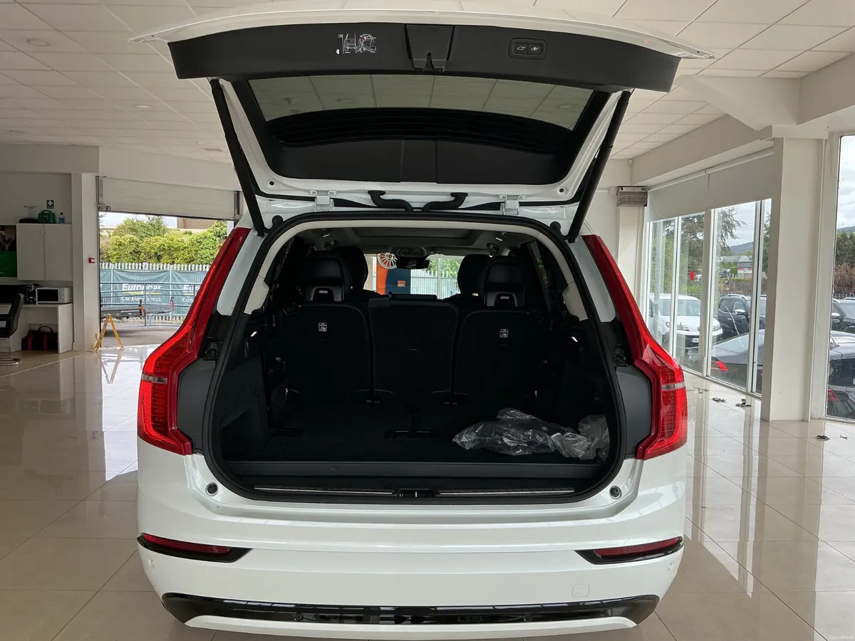 2024 Volvo XC90 T8 455 RECHARGE PLUS AWD PHEV - Image 4