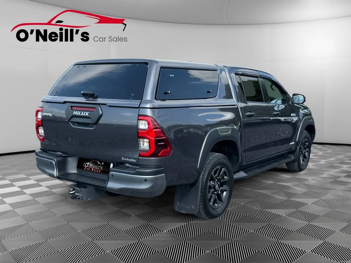 Toyota Hilux 2.8 INVINCIBLE AUTO 4DR NO VAT!!#446 - Image 4