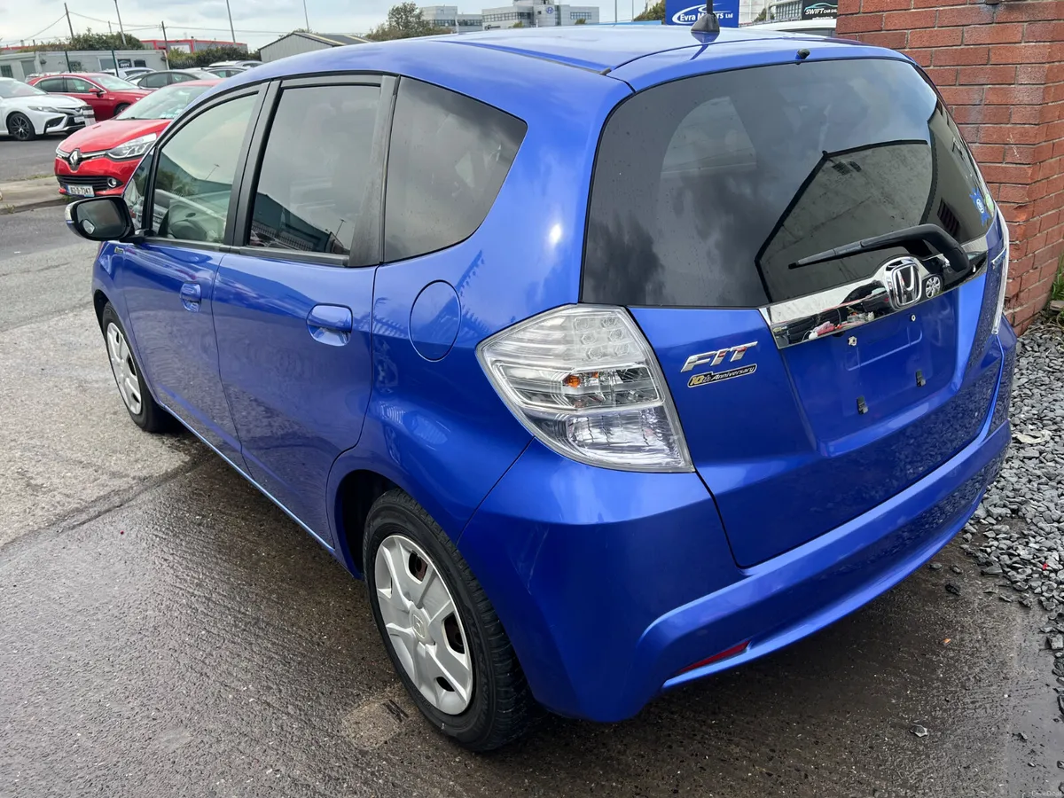 Honda Fit 2012 Automatic/ New Nct / warranty - Image 6