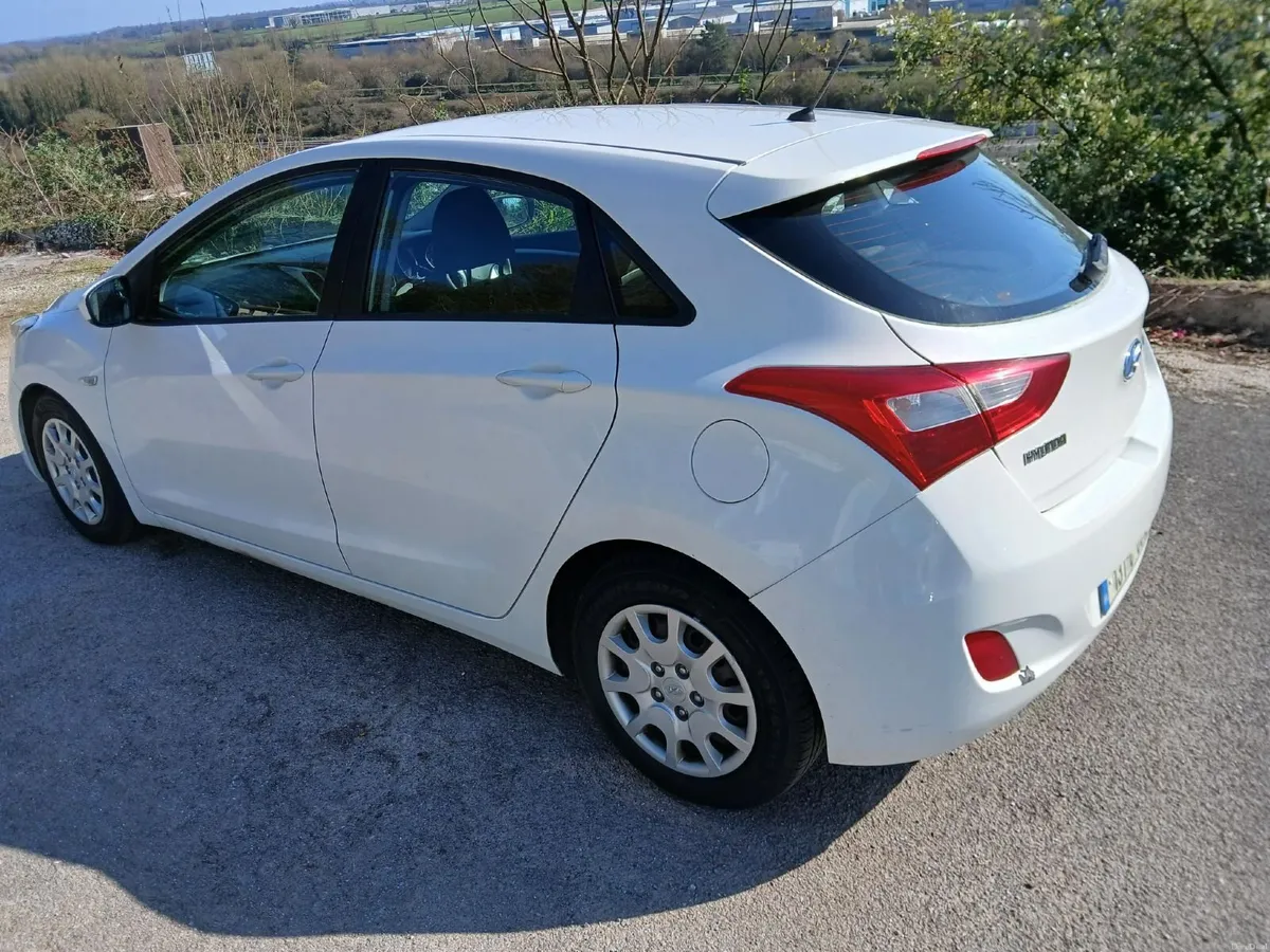 Hyundai i30 2013 - Image 2
