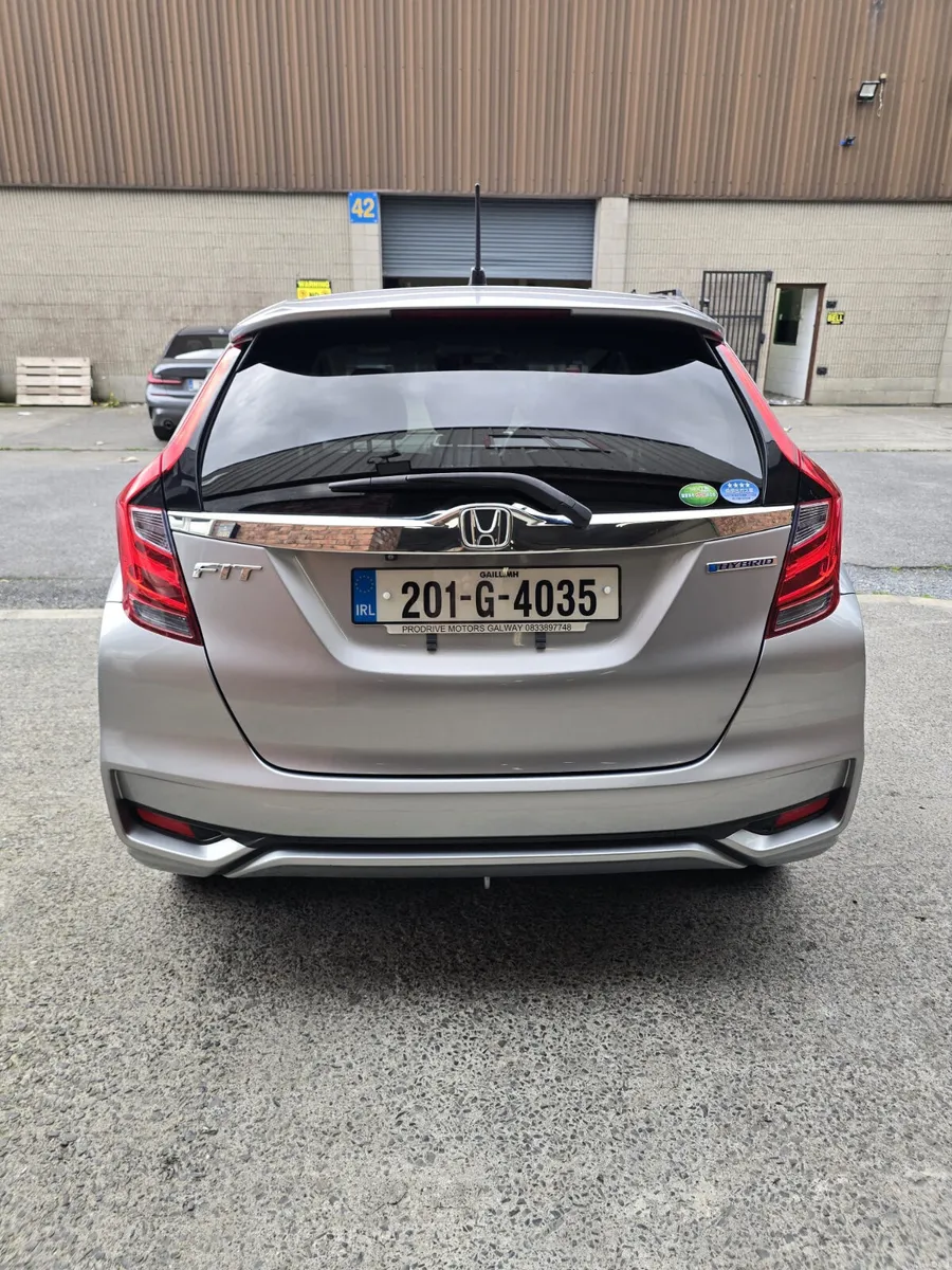 Honda Fit 1.5L Hybrid 2020 - Image 2