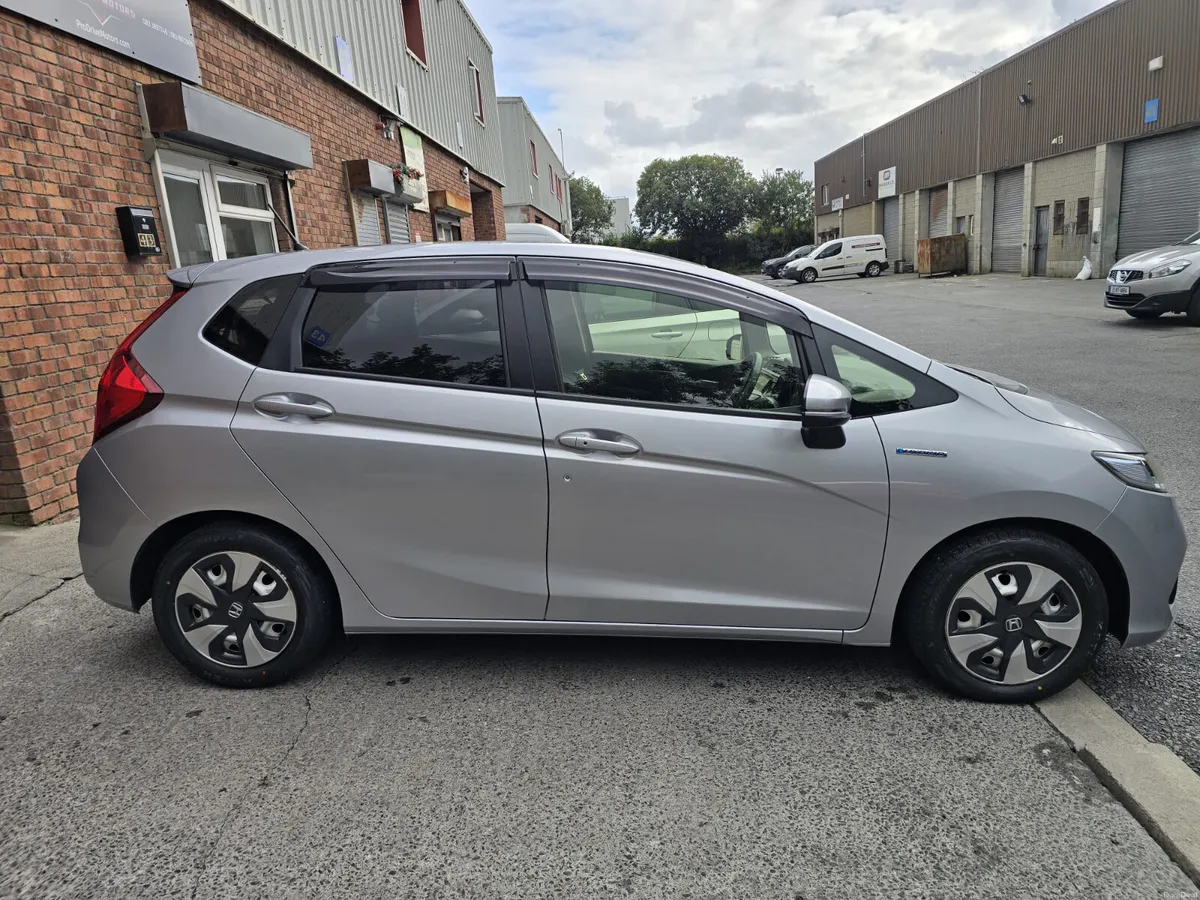 Honda Fit 1.5L Hybrid 2020 - Image 5