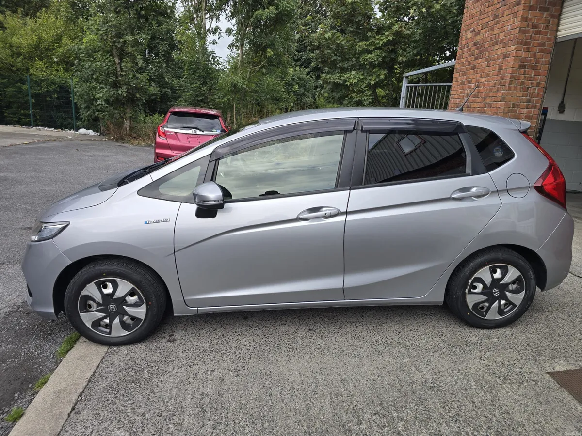Honda Fit 1.5L Hybrid 2020 - Image 6