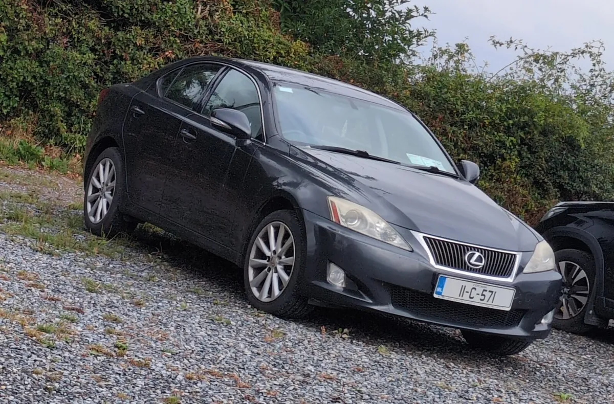 Lexus IS220D - Image 2