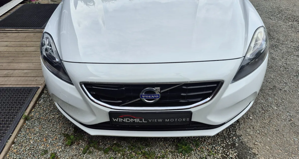 Volvo V40 Automatic Low Kms 2015 - Image 3