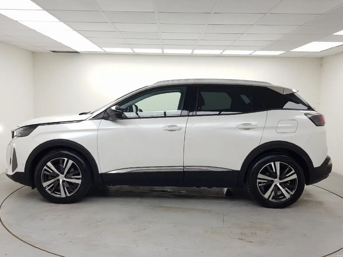 Peugeot 3008 HYBRID2 PHEV 225bhp Allure - Image 5