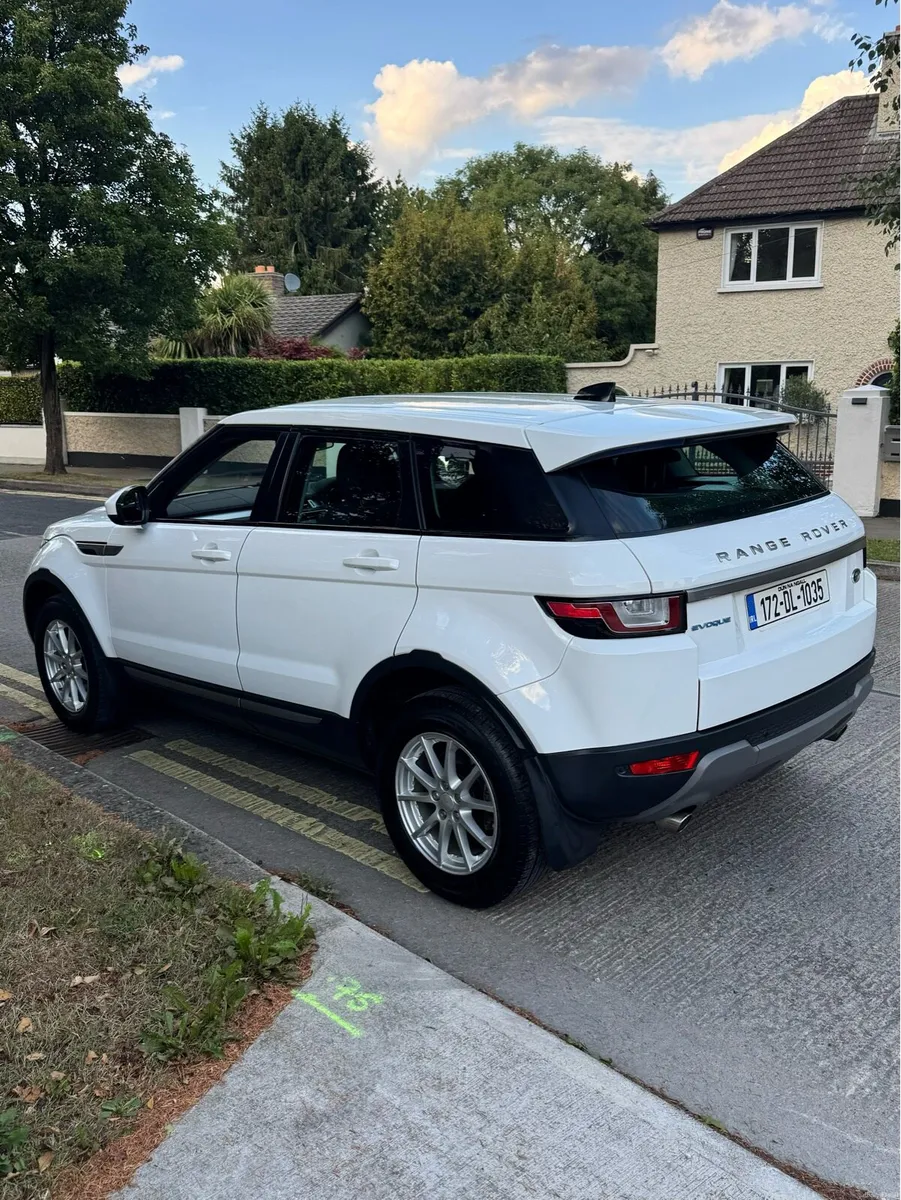 Range Rover Evoke (2028 NCT) - Image 3