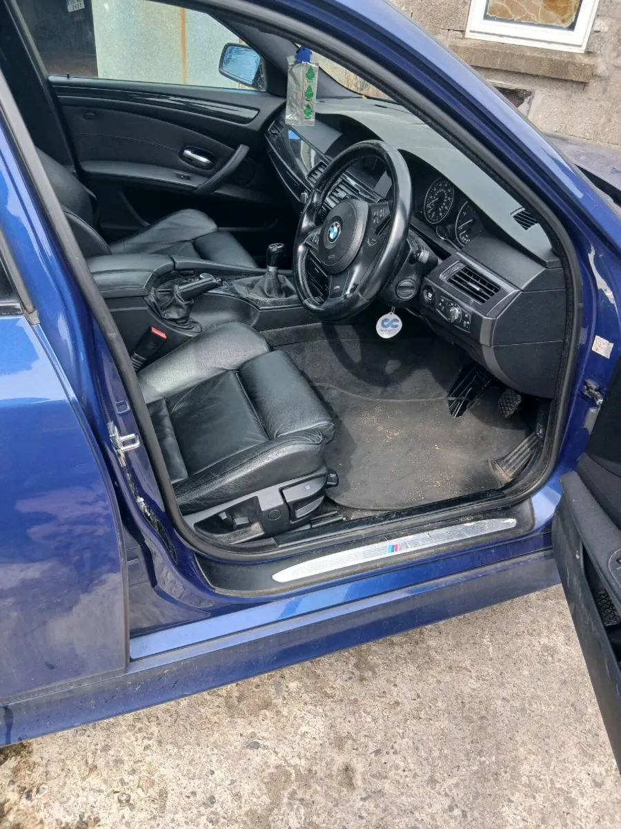 Blue BMW 520 - Image 2