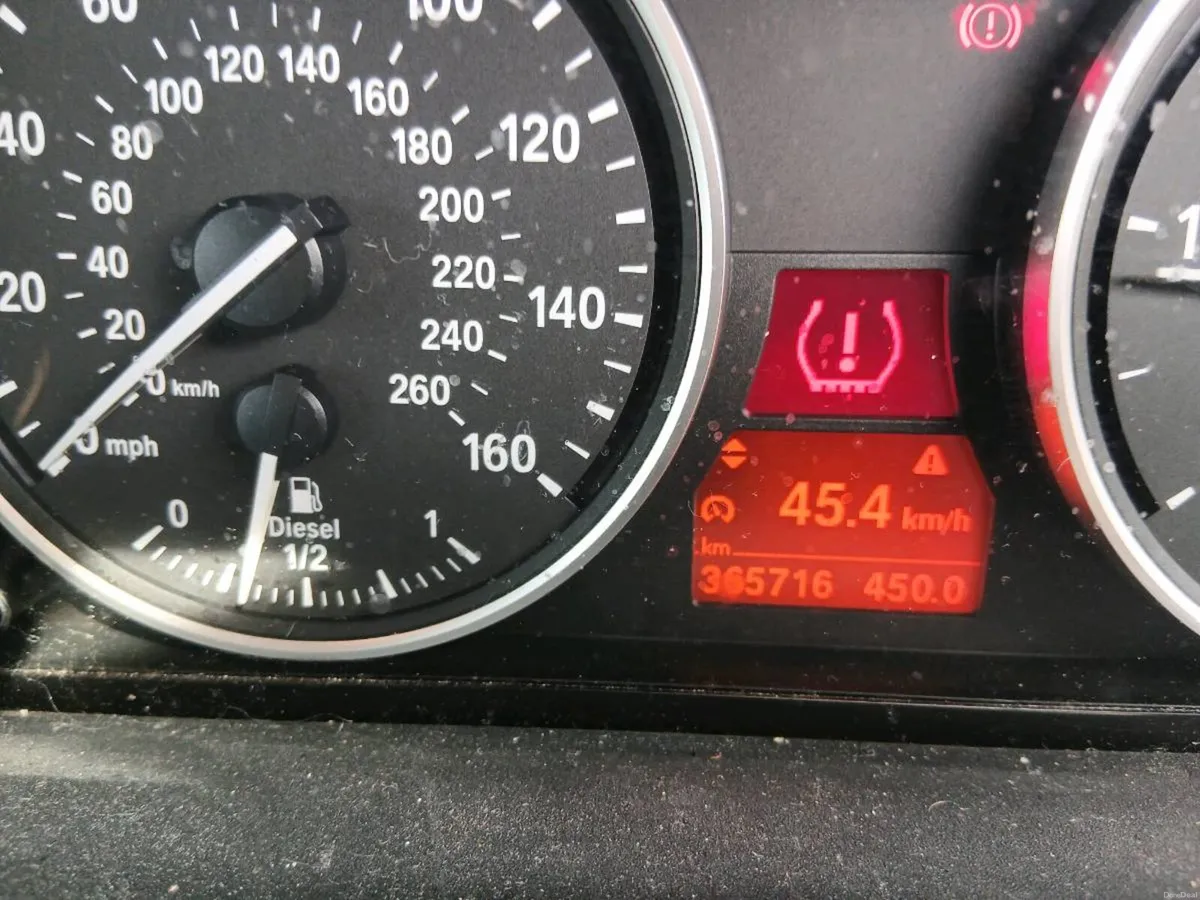 Blue BMW 520 - Image 6