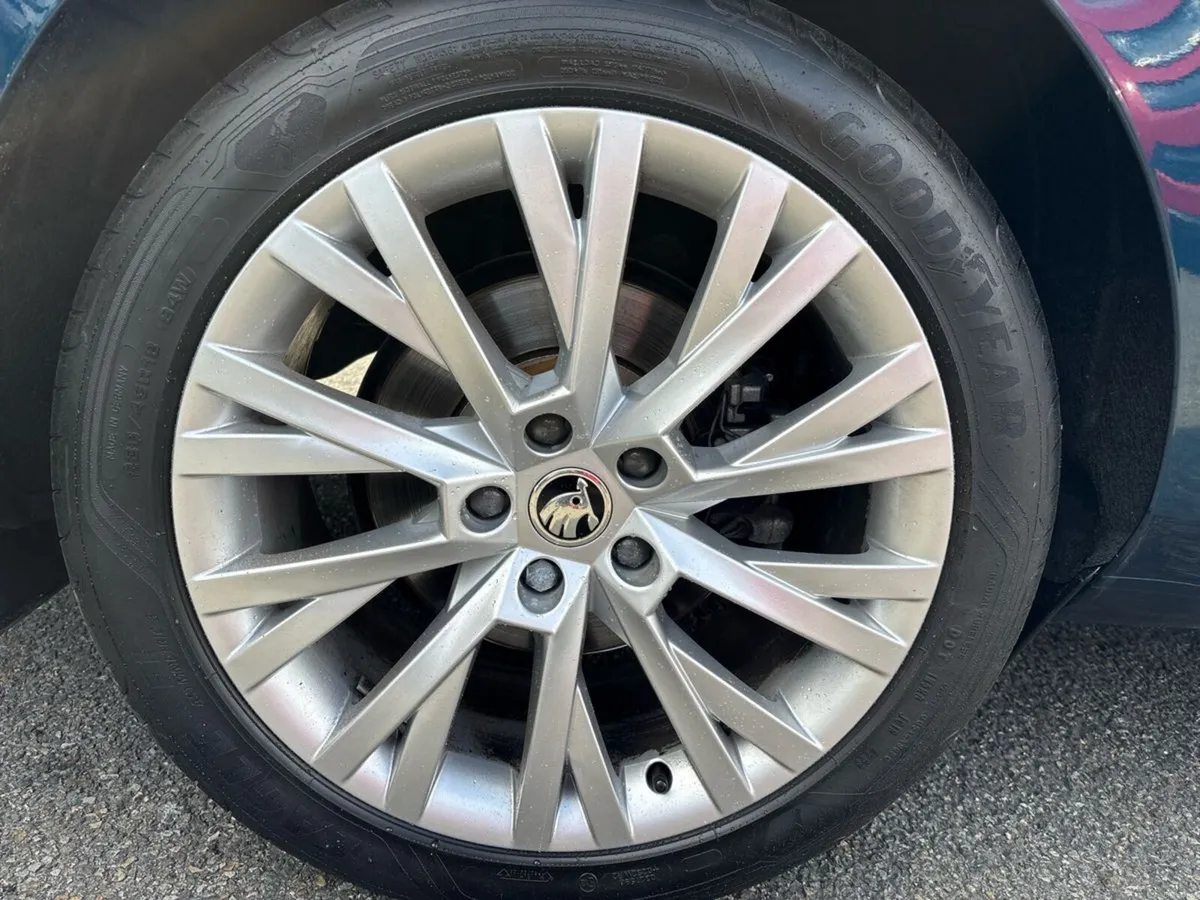 Skoda Superb SUPERB STY 2.0TDI 150HP DSG - Image 5