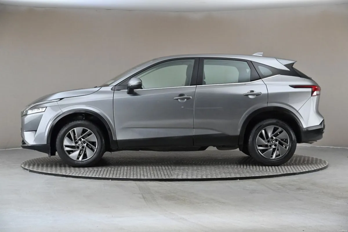 Nissan Qashqai 1.3 MILD HYBRID SV 6SPD MHEV - Image 5