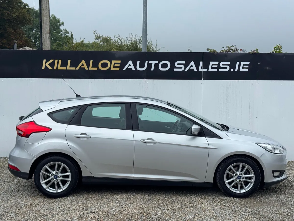 2015 Ford Focus STYLE 1.6 TDCI 95PS 5DR 4DR - Image 4