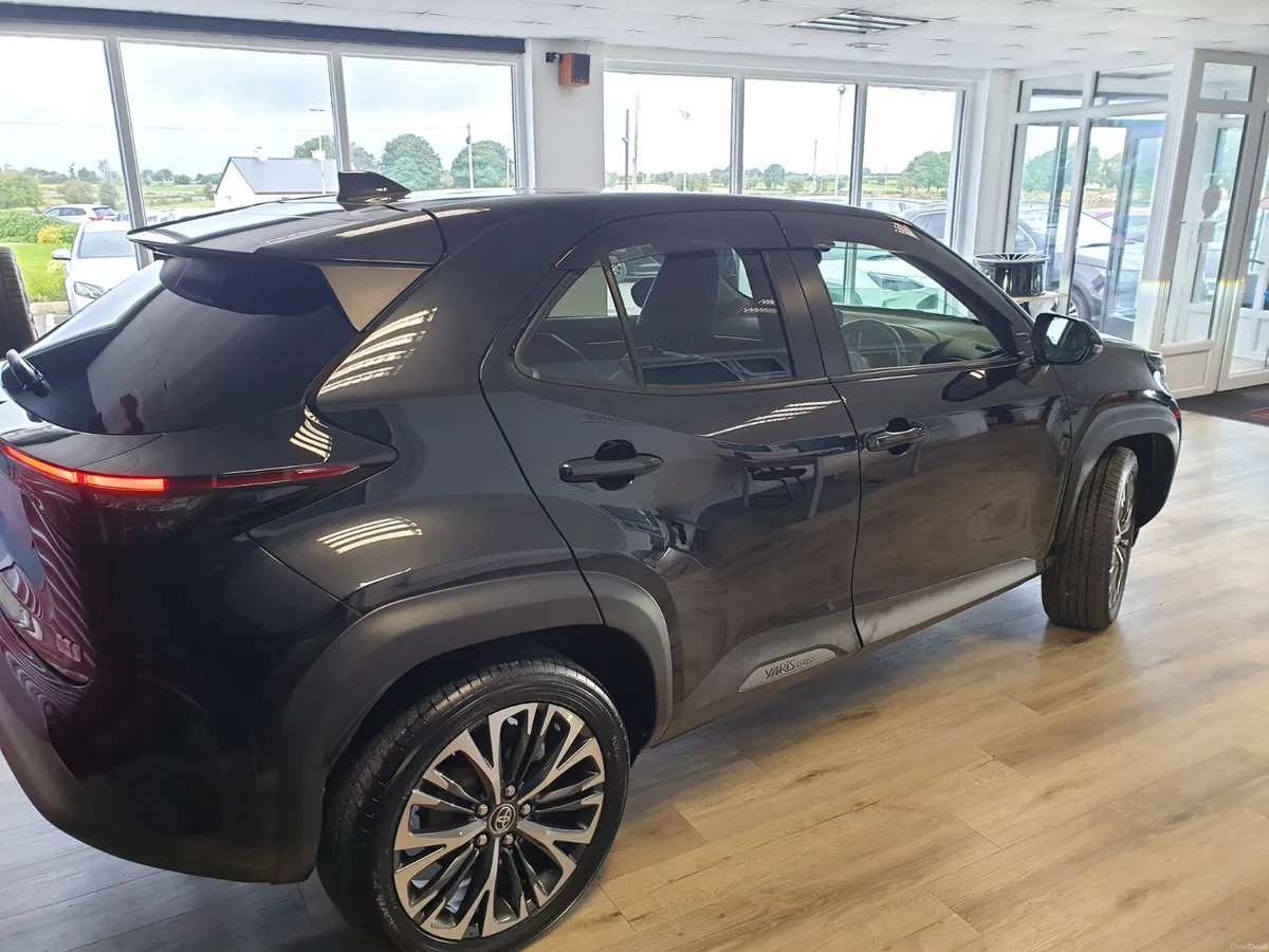 2021 TOYOTA YARIS CROSS 1.5 AUTO HYBRID - Image 3