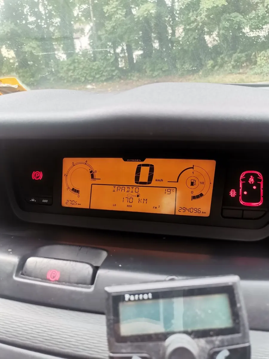 Citroen C4 Grand Picasso 7 seater - Image 1