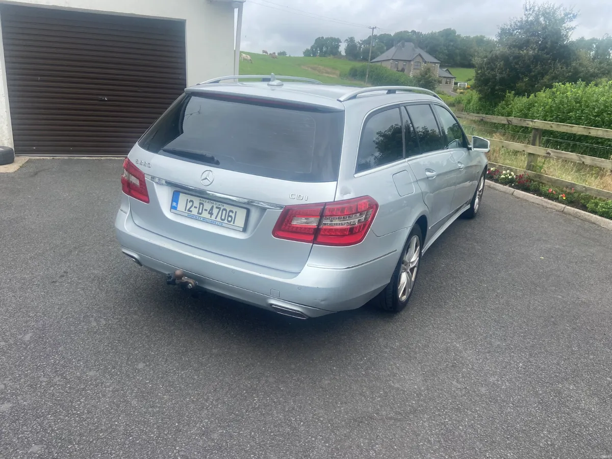 Mercedes-Benz E-Class 2012 2.2 auto - Image 4