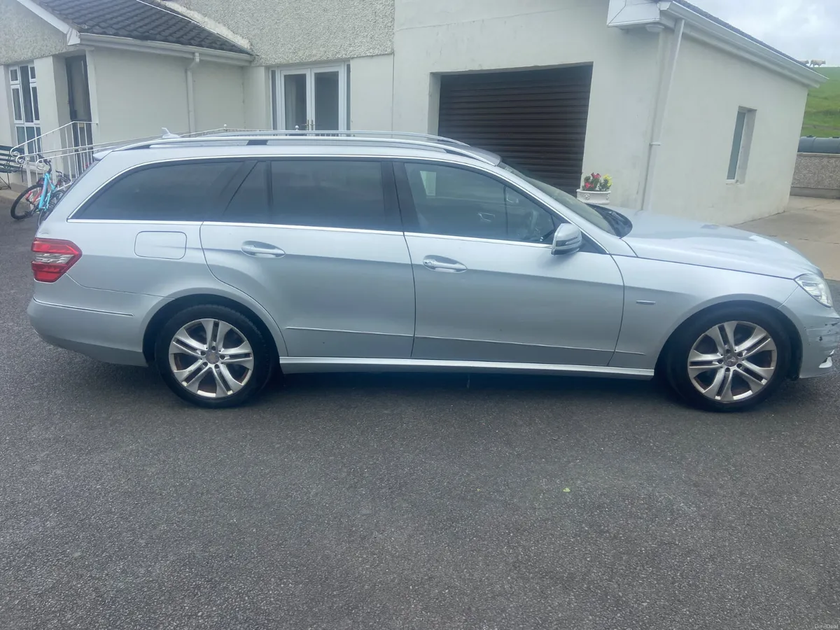 Mercedes-Benz E-Class 2012 2.2 auto - Image 6
