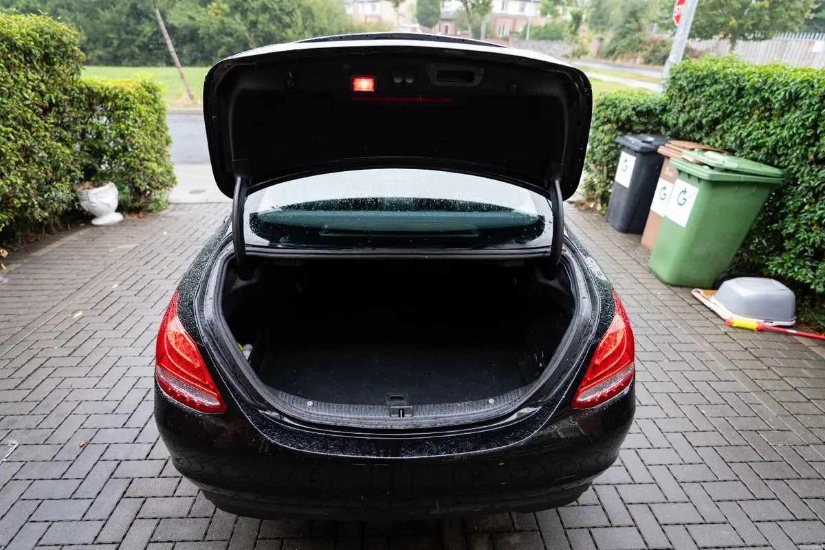 Mercedes-Benz C-Class 2019 - Image 6