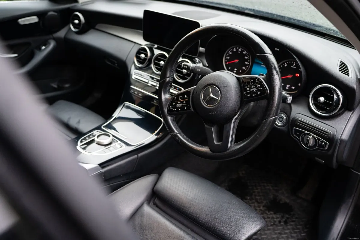 Mercedes-Benz C-Class 2019 - Image 4