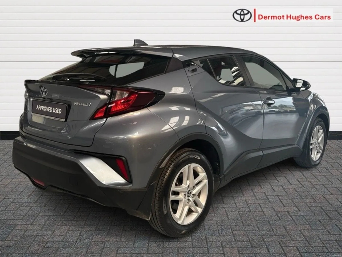Toyota C-HR 1.8 - Image 2