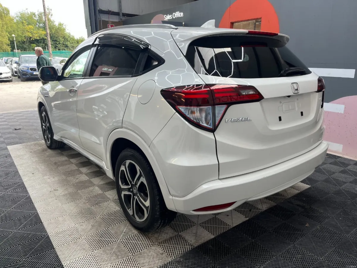 Honda Vezel 2017 HONDA VEZEL SENSING HYBRID Z 1.5 - Image 4