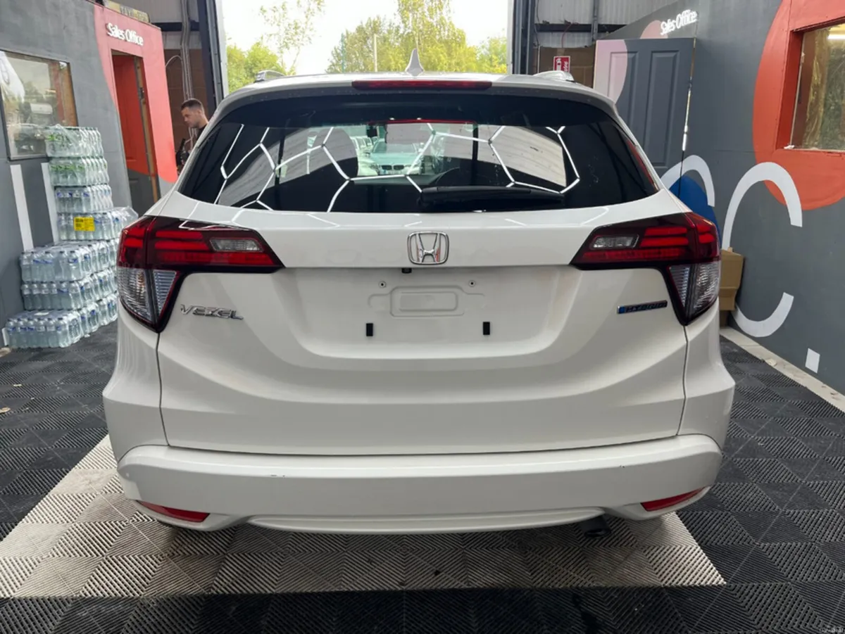 Honda Vezel 2017 HONDA VEZEL SENSING HYBRID Z 1.5 - Image 5